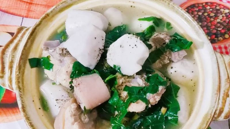 Canh đuôi heo hầm khoai môn Canh đuôi heo hầm khoai môn
