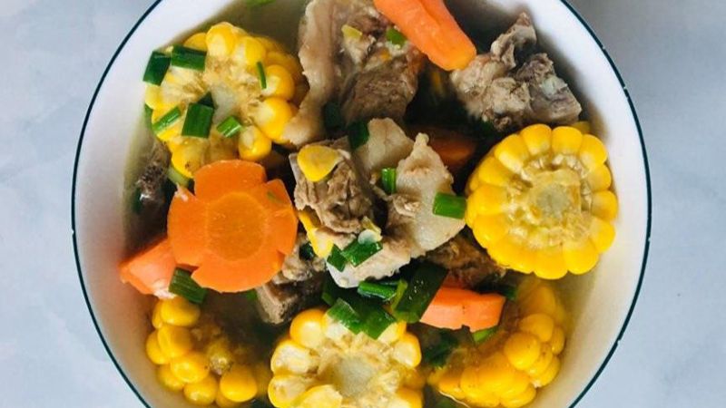 Canh xương cổ heo hầm bắp Canh xương cổ heo hầm bắp