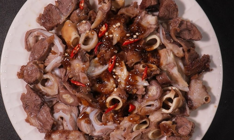 cuong hong heo khia nuoc dua