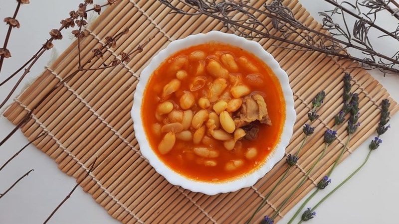 Thịt cừu hầm đậu trắng