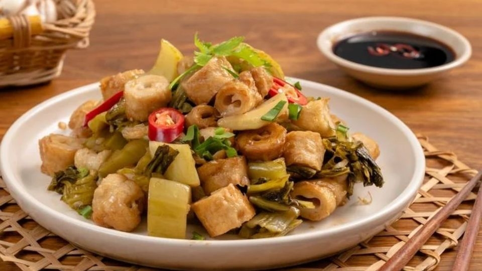Đuôi heo xào cải chua
