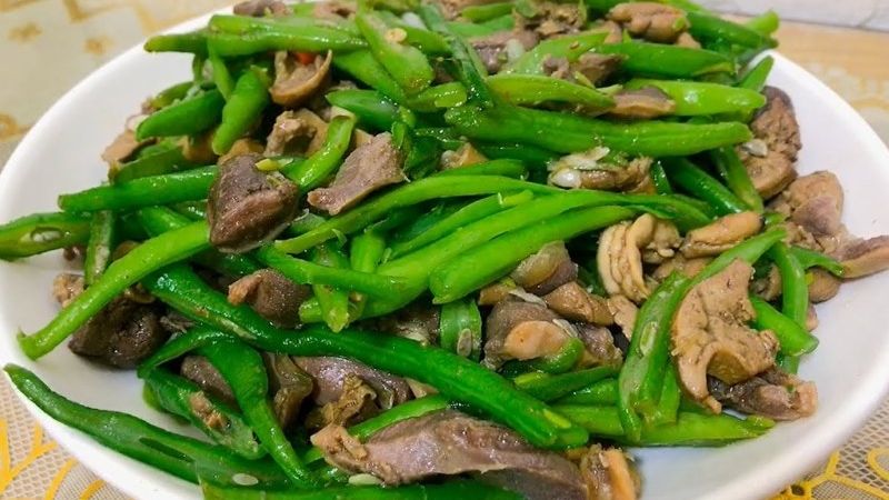 Lá mía xào đậu que Lá mía xào đậu que