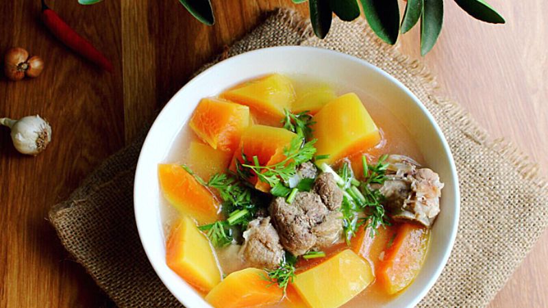 Canh đu đủ hầm xương Canh đu đủ hầm xương
