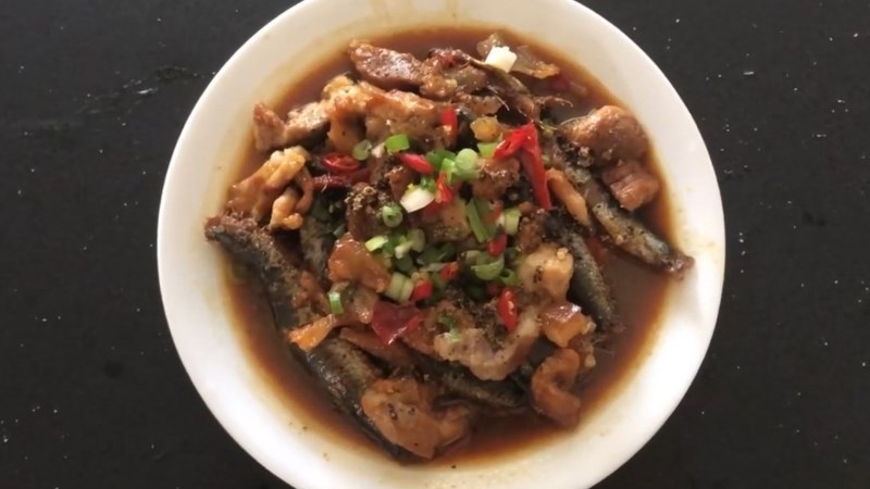 Cá trứng kho thịt ba chỉ