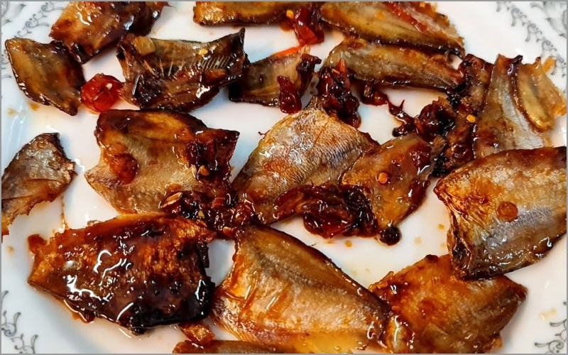 Khô cá sặc chiên chua ngọt