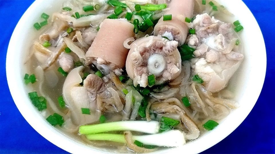 Bánh canh đuôi heo
