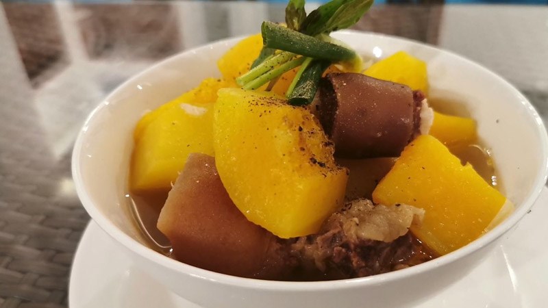 Đuôi bò hầm đu đủ