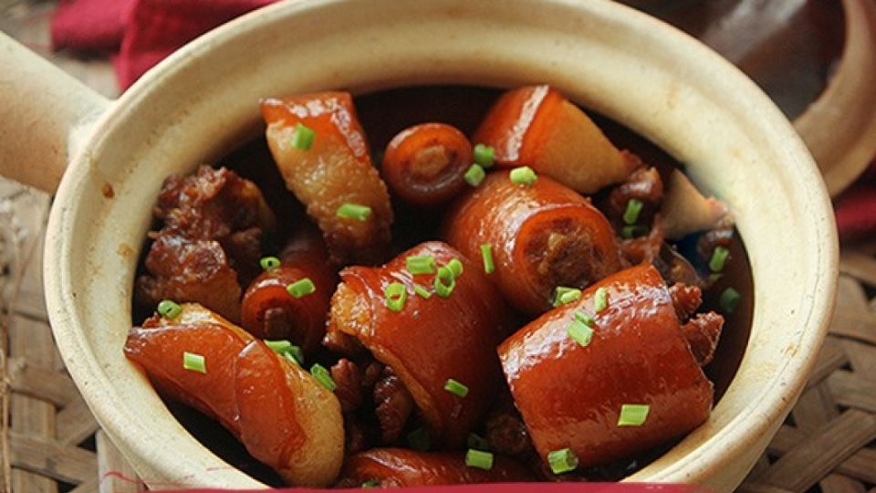 Đuôi heo kho