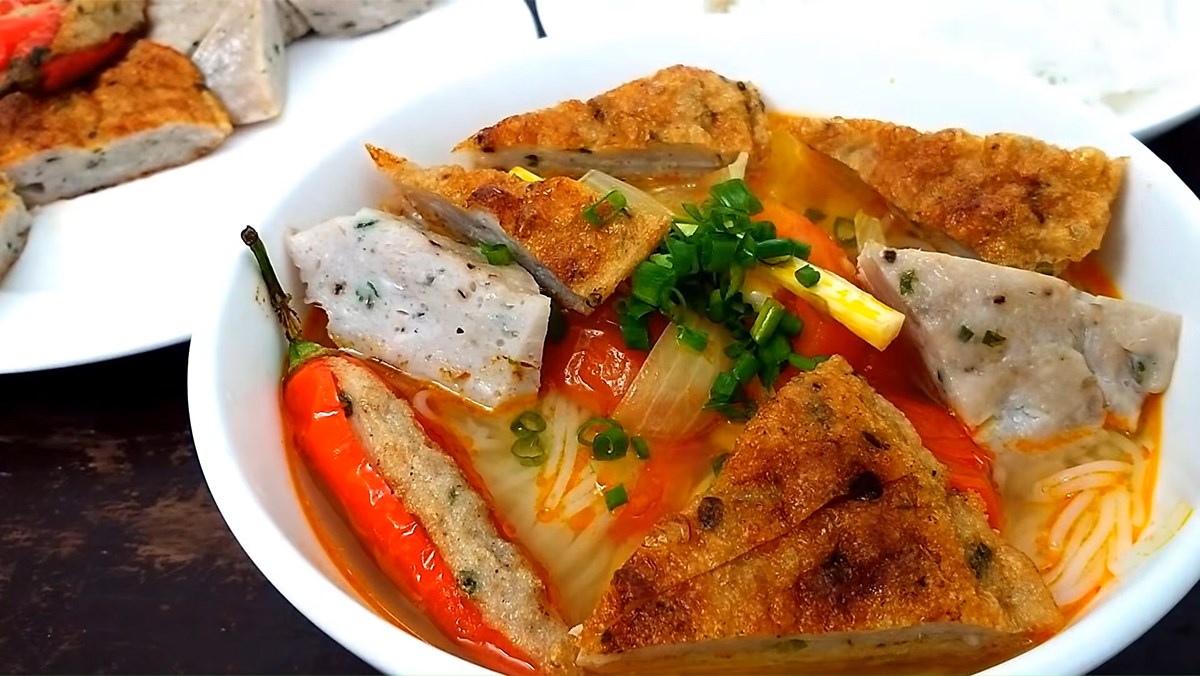 Bún chả cá thác lác
