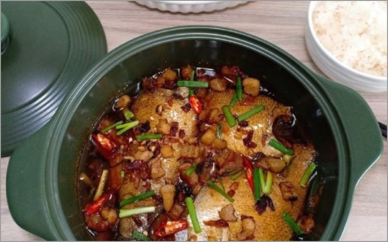 Khô cá sặc kho tóp mỡ