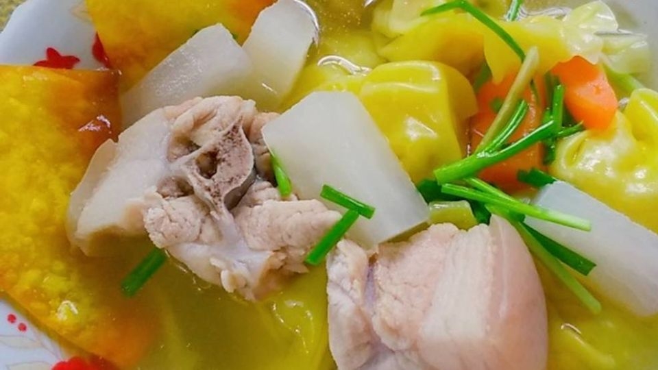 Hoành thánh đuôi heo